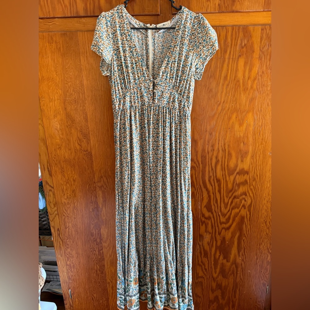 NATURAL LIFE floral maxi dress features